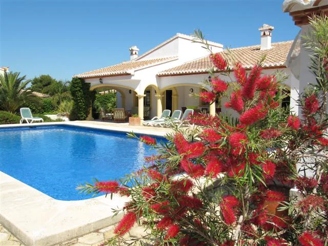 Casa de Flores, a wheelchair-accessible holiday villa at Javea on the Costa Blanca